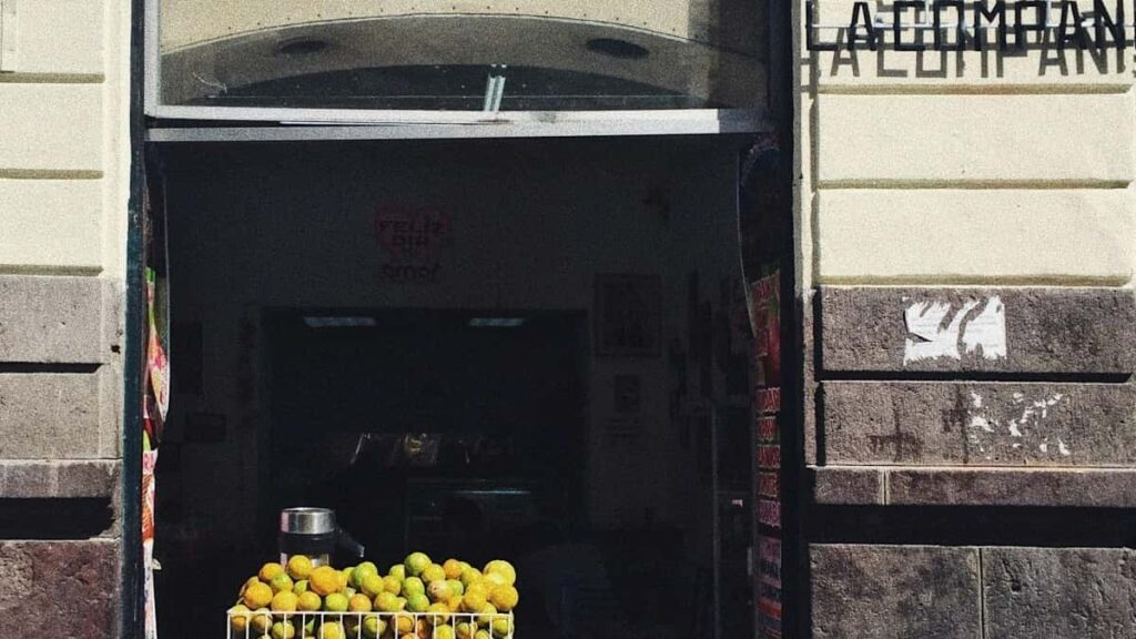 Kako influenseri na WhatsAppu u Srbiji mogu pronaći grčke oglašivače za saradnju