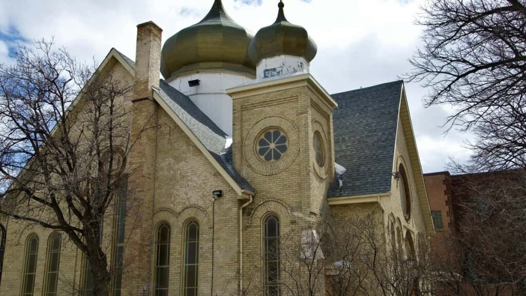 Praktican vodic za oglasivace iz Srbije: kako identifikovati, kontaktirati i aktivirati iracke Spotify kreatore za ciljane nise, uz lokalne taktike i pravne napomene.