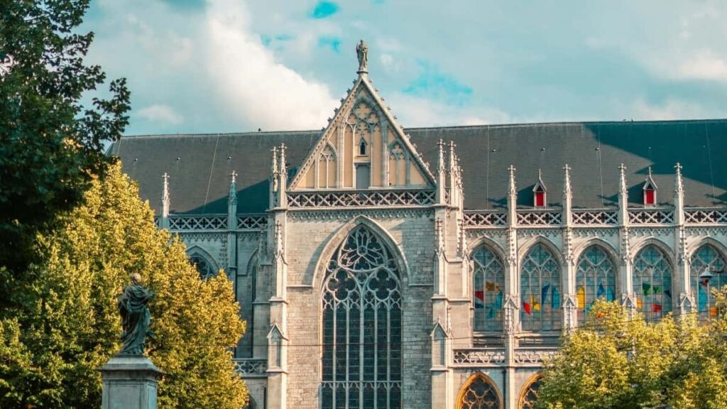 Praktican vodic za srpske umetnike i kreatore: koraci, kanalizacija komunikacije i taktike za saradnju sa bugarskim brendovima putem Instagrama.