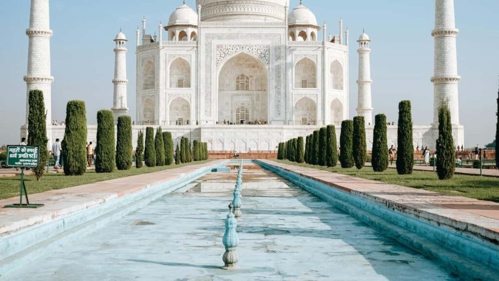 Praktican vodic za brendove iz Srbije kako identifikovati i angazovati francuske Takatak kreatore za beauty lansiranja, sa lokalnim savetima i primerima iz medija.