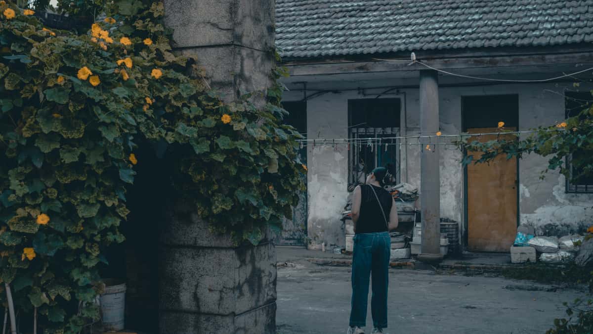Kreatori iz Srbije: kako dopreti do kuvajtskih brendova na WhatsAppu za sponzorisane hotel recenzije